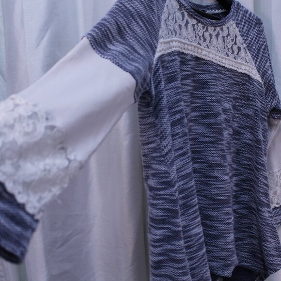 Annabelle Navy and Cream Lace Accent Blouse - Picture 6 of 10